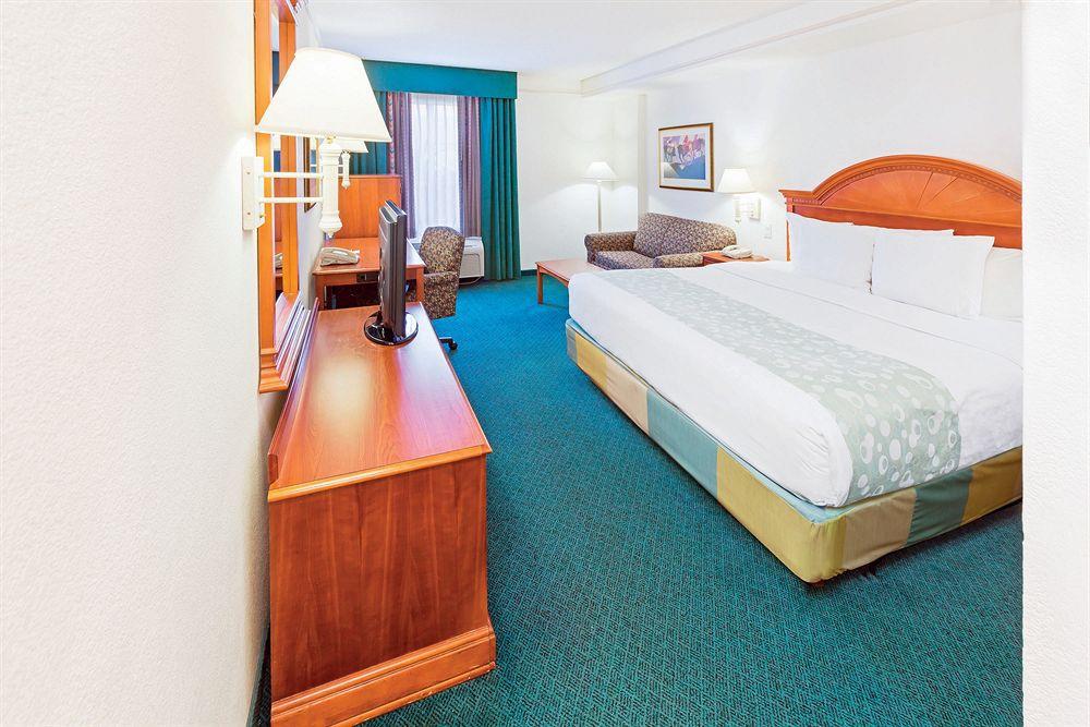 Hotel La Quinta By Wyndham San Antonio Airport Exteriér fotografie